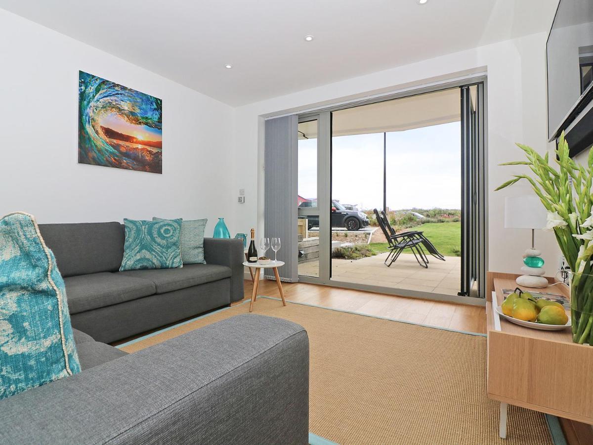 Saltwater Apartment New Quay Екстериор снимка