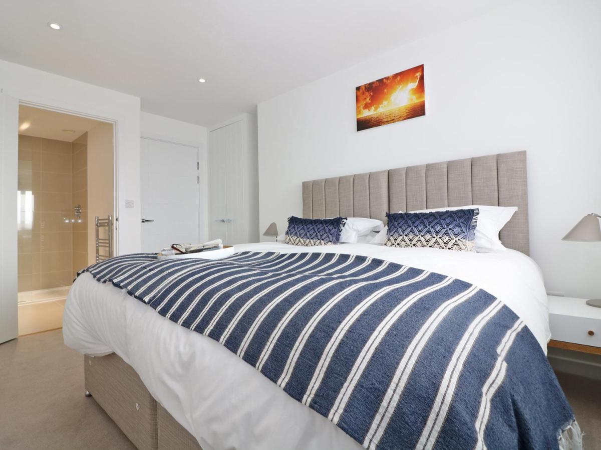 Saltwater Apartment New Quay Екстериор снимка