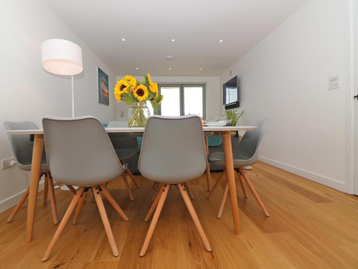 Saltwater Apartment New Quay Екстериор снимка